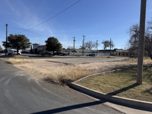 325 W 1st Street (6)